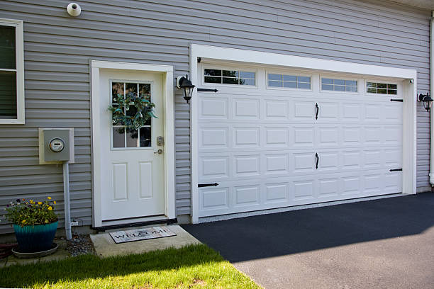 24/7 Emergency Garage Door Panel Replacement experts in Amberley, OH